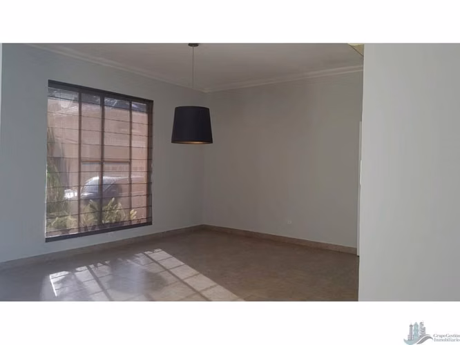 VENTA CASA EN EMBASSY GARDENS CON PISCINA EN CLAYTON 4 REC 550M2 - Imagen 10