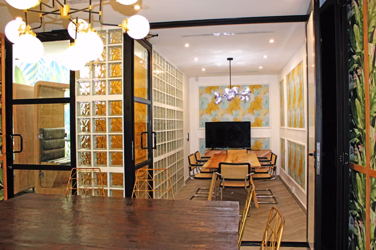 Oficinas Privadas desde $350 | Planta Baja junto al Metro Iglesia del Carmen – MetroHub Cowork