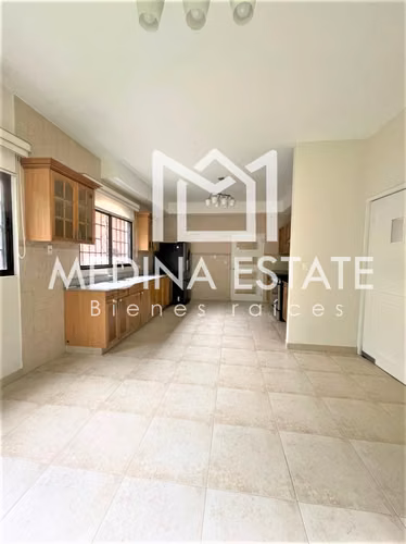 ALQUILER  EXCLUSIVA CASA EN ESQUINA EN CLAYTON VILLAGE CON JARDIN GRANDE - Imagen 6