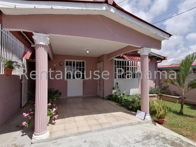 HOUSE FOR SALE IN CHORRERA DDB26-4370