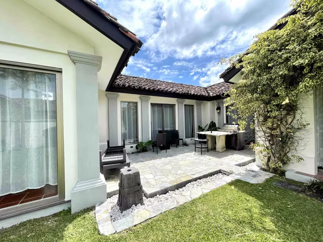 BUENAVENTURA- CASA EN LOS PORTALES- VENTA