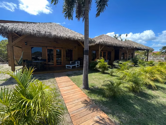 Ideal Airbnb & Kitesurf  Venta Lote 1,650m2 con Casa de Playa + 3 Cabañas con Piscina - Imagen 4
