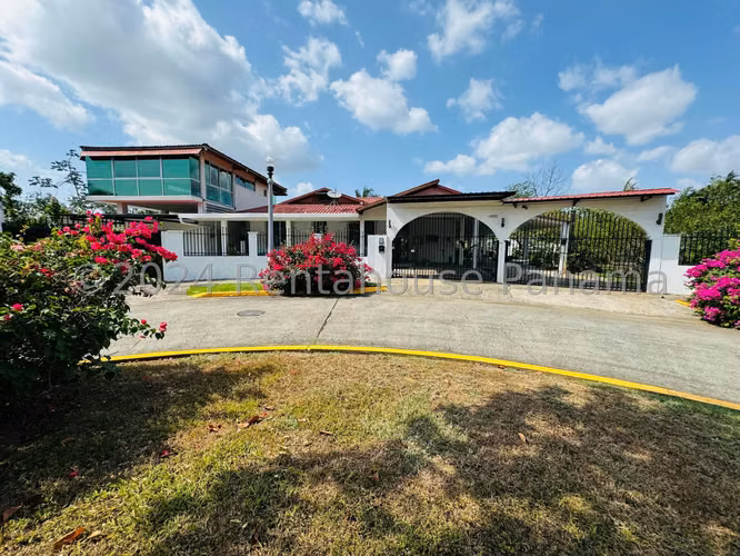 HOUSE FOR SALE IN DIABLO - DIABLO RESIDENTIAL