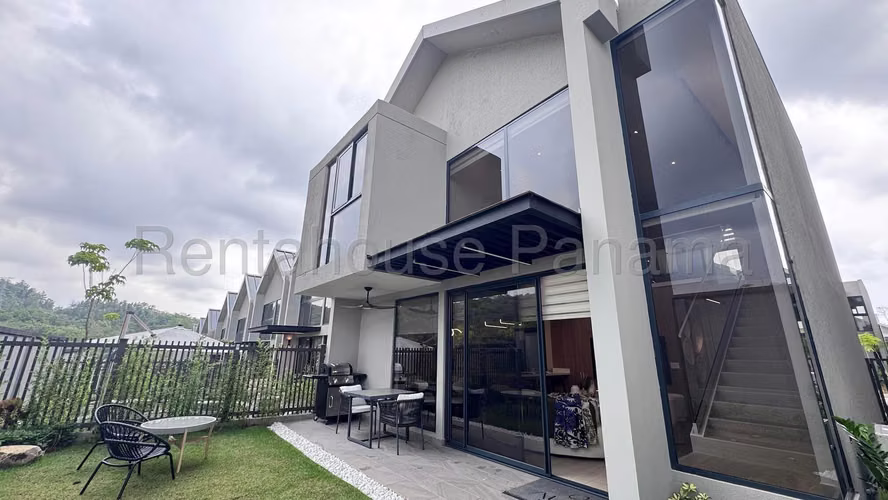 Casa en Venta en Panamá del Norte. PH AURA. GREEN CITY. 23LDC6632
