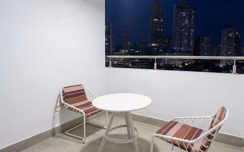Apartamento en Bella vista I amoblado I 3 Rec I con balcón y vista a la ciudad - Imagen 2