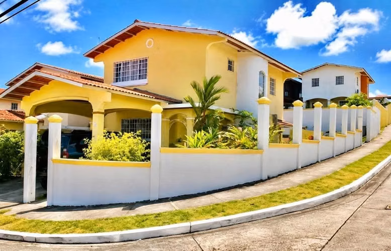  BEAUTIFUL HOME FOR RENT IN QUINTAS REALES!