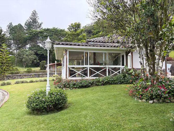 Encantadora Cabaña de Inversión en Altos del María - Imagen 6