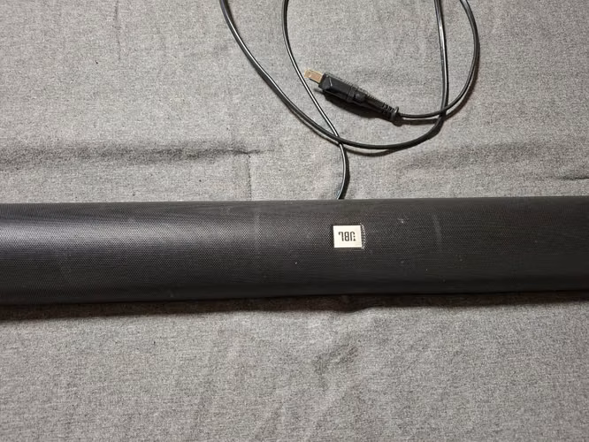 Bocina JBL is sold