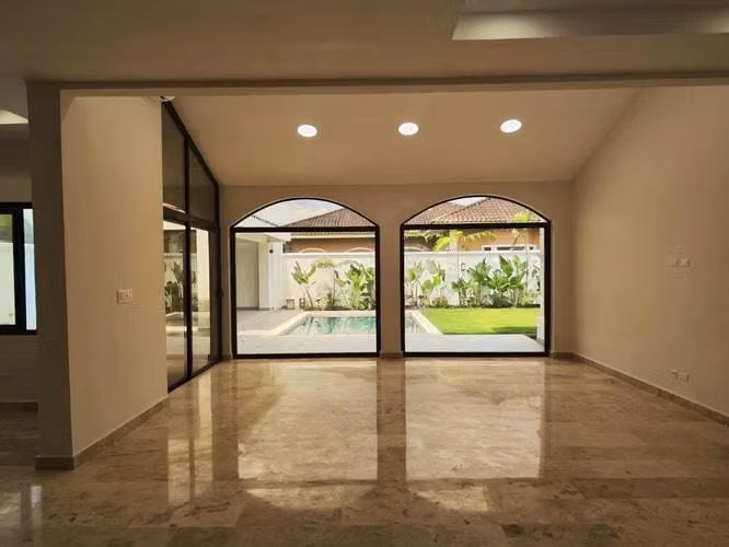 COSTA SUR / EXCLUSIVO / CASA REMODELADA / PISCINA PROPIA / 3 REC - Imagen 3