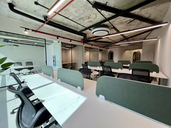 Oficina Comercial Amoblada de 130 m² – Financial Park, Costa del Este - Imagen 2
