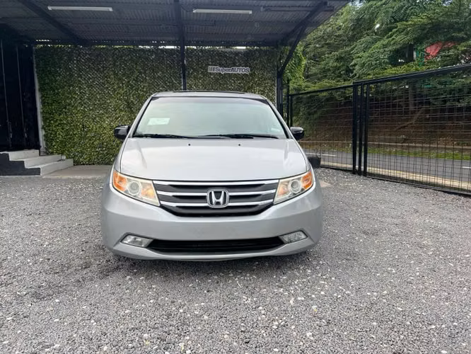 HONDA ODYSSEY SUPER AUTOS ACEPTAMOS TRADE IN - Imagen 4