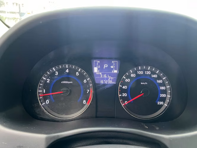 HYUNDAI ACCENT SUPER AUTOS ACEPTAMOS TRADE IN - Imagen 35