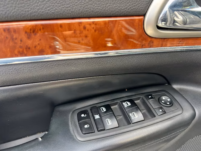 JEEP GRAND CHEROKEE SUPER AUTOS ACEPTAMOS TRADE IN