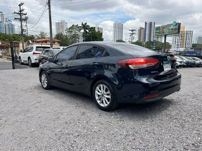 KIA CERATO  SUPER AUTOS ACEPTAMOS TRADE IN - Imagen 7