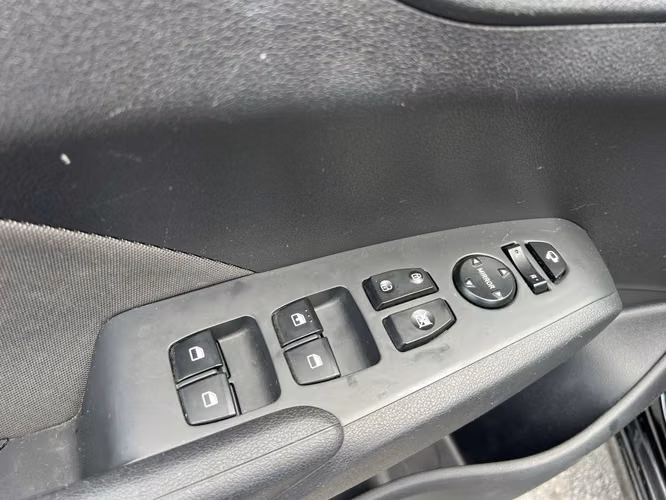 HYUNDAI ACCENT ACEPTAMOS TRADE IN SUPER AUTOS - Imagen 21