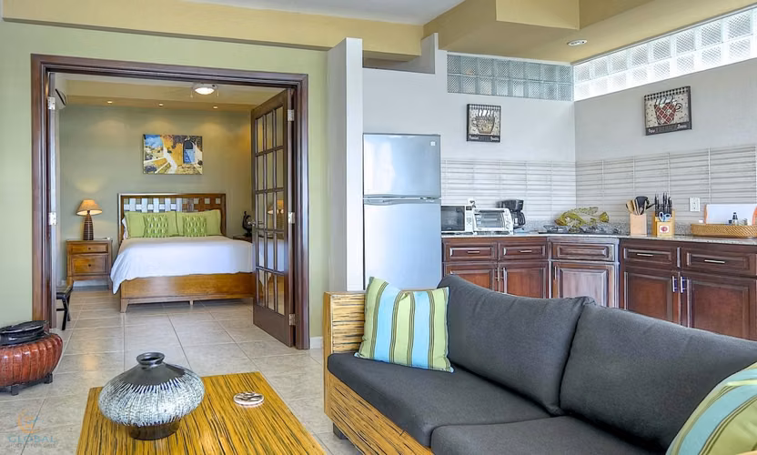 Playa Corona. Casa Caracol. 820mts 9r 9.5b frente al mar $995,000.00 - Imagen 6