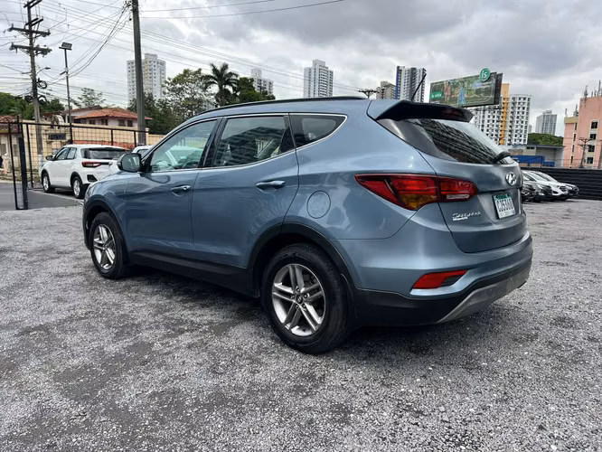 HYUNDAI SANTA FE  SUPER AUTOS ACEPTAMOS TRADE IN - Imagen 7