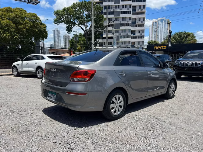 KIA SOLUTO  SUPER AUTOS ACEPTAMOS TRADE IN