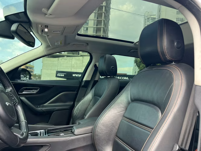 JAGUAR F-PACE  SUPER AUTOS ACEPTAMOS TRADE IN