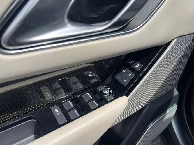 LAND ROVER RANGE ROVER VELAR  R-DYNAMIC SUPER AUTOS ACEPTAMOS TRADE IN