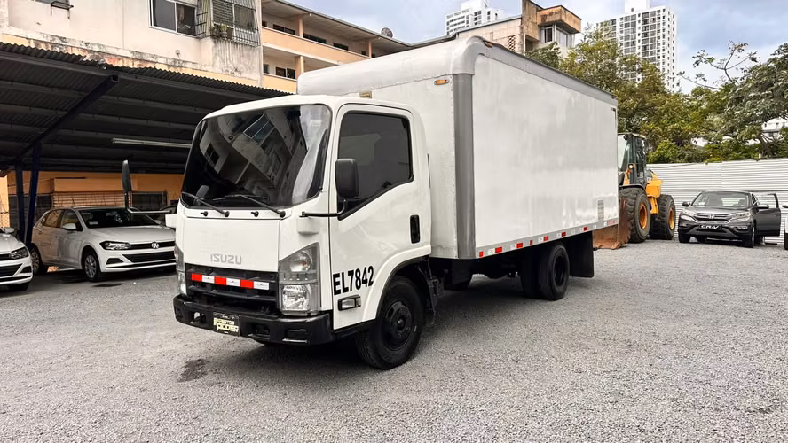 ISUZU NKR  SUPER AUTOS ACEPTAMOS TRADE IN