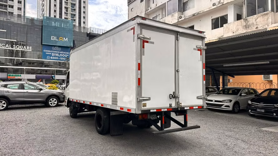 ISUZU NKR  SUPER AUTOS ACEPTAMOS TRADE IN