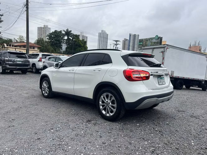 MERCEDES-BENZ GLA 180  SUPER AUTOS ACEPTAMOS TRADE IN - Imagen 4