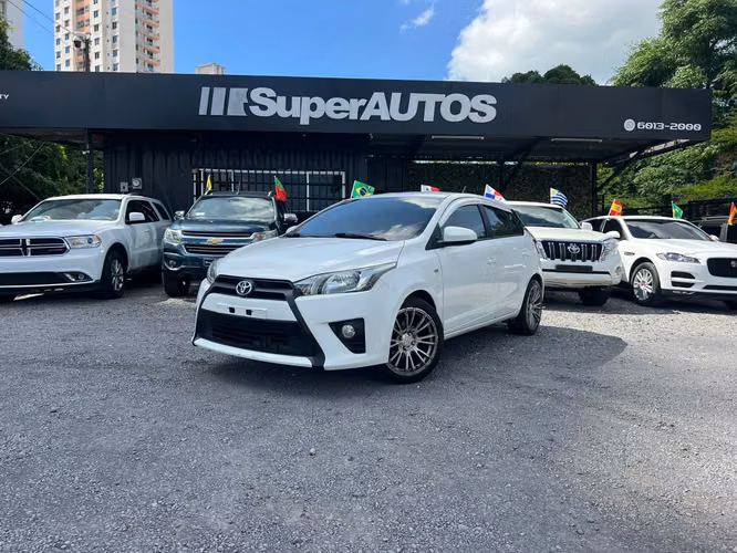 TOYOTA YARIS  SUPER AUTOS ACEPTAMOS TRADE IN