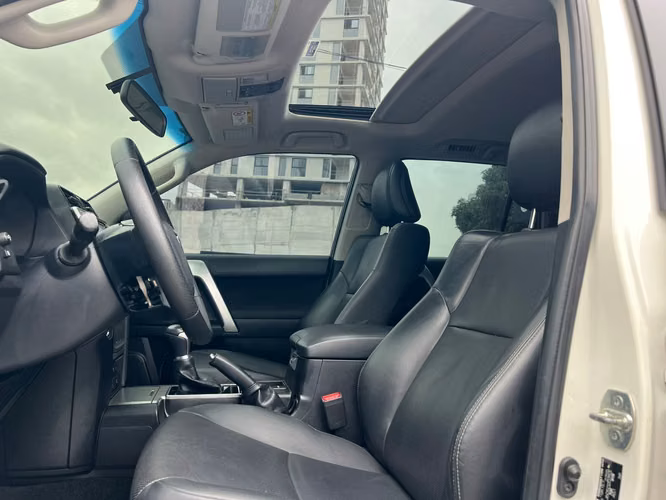 TOYOTA LAND CRUISER PRADO  SUPER AUTOS ACEPTAMOS TRADE IN - Imagen 8
