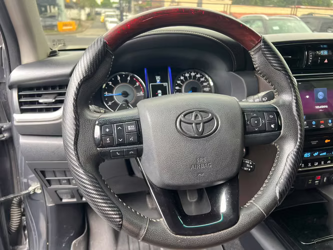 TOYOTA FORTUNER  SUPER AUTOS ACEPTAMOS TRADE IN - Imagen 13