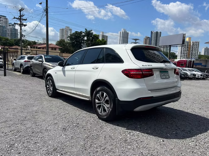 MERCEDES-BENZ GLC 200  SUPER AUTOS ACEPTAMOS TRADE IN - Imagen 4