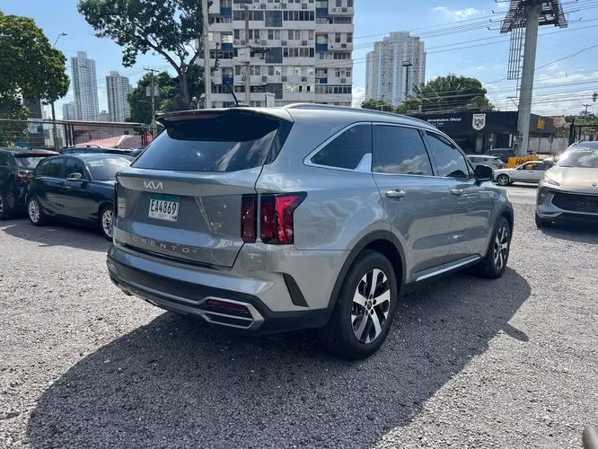 KIA SORENTO SUPER AUTOS ACEPTAMOS TRADE IN - Imagen 5
