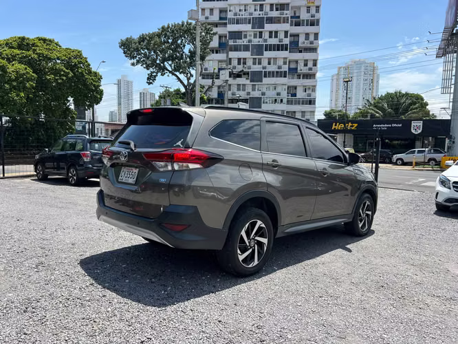 TOYOTA RUSH SUPER AUTOS ACEPTAMOS TRADE IN