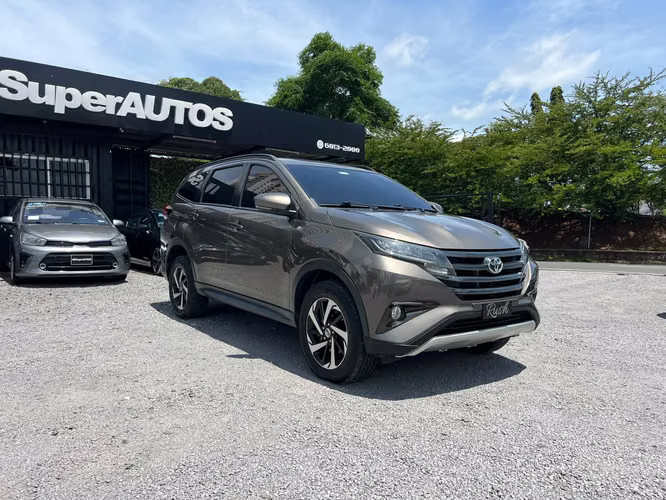 TOYOTA RUSH SUPER AUTOS ACEPTAMOS TRADE IN