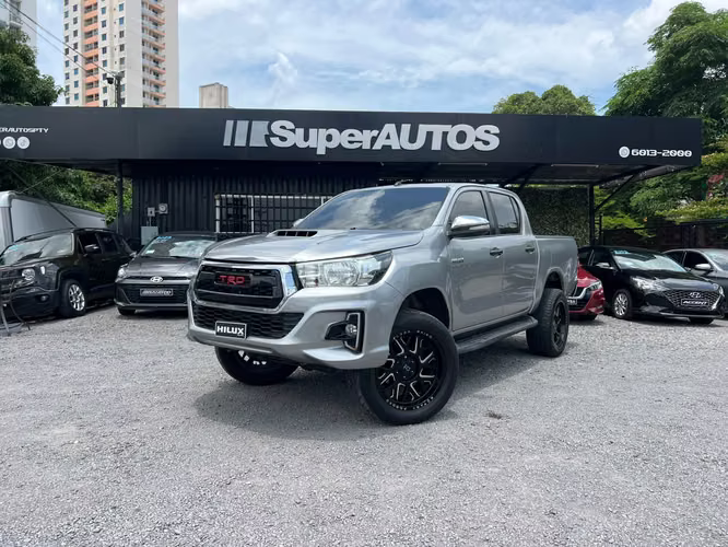 TOYOTA HILUX SUPER AUTOS ACEPTAMOS TRADE IN