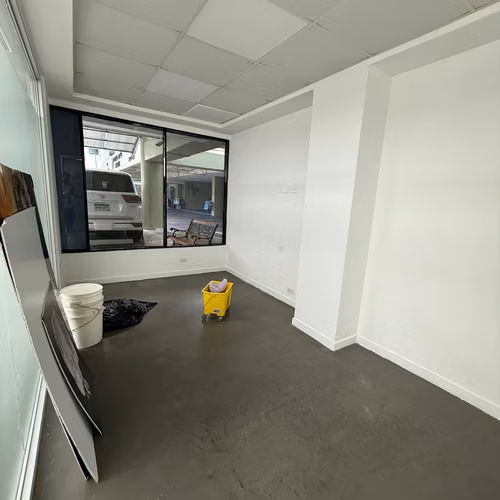 Se alquila local comercial en Marbella - Imagen 2