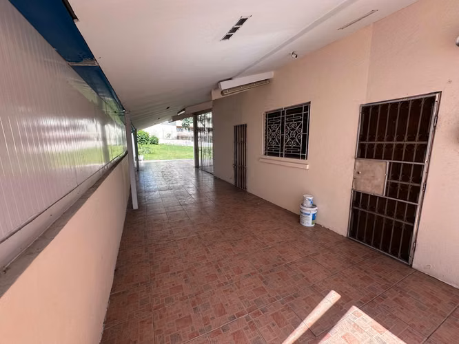 Alquilo casa Parque Lefevre - Imagen 11