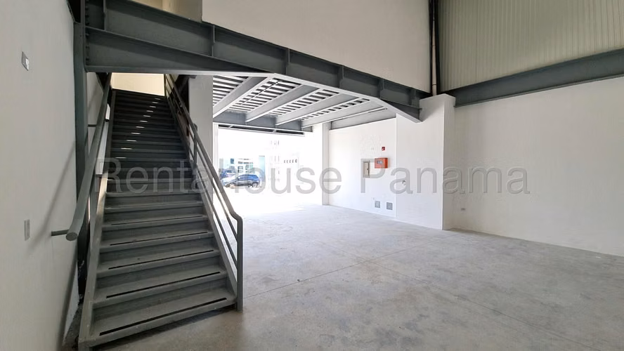Galera en Venta en Parque Lefevre 26EPP3465 - Imagen 7
