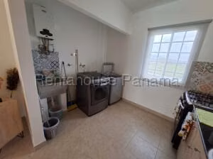 Venta de Casa con 182m2 en Chame Cabecera 27-1209SR