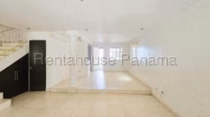 Venta de Casa con 184m2 en Altos de Panama 27-1198SR