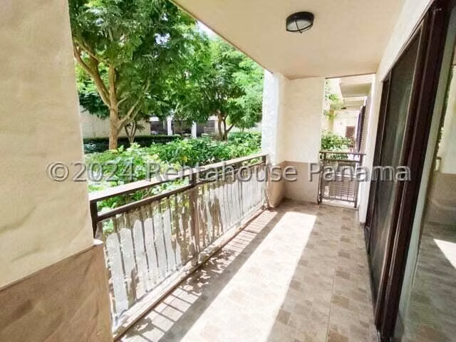 271237. Furnished ground-floor apartment for rent: 2 bedrooms, 1 bathroom, 98 m².