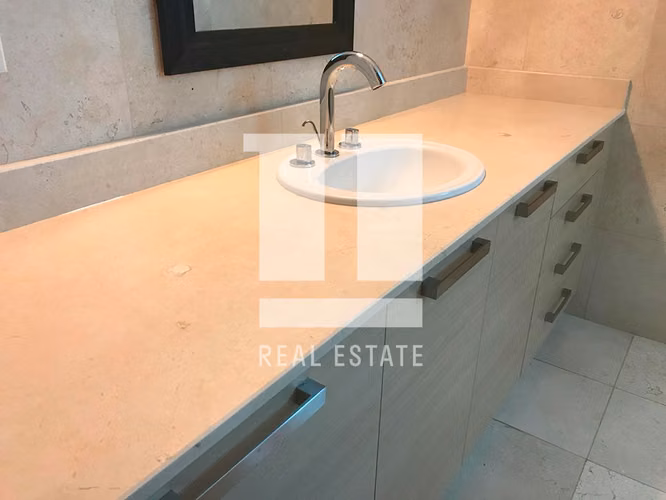 Apartamento frente al Parque Omar en PH Arboleda - Imagen 14