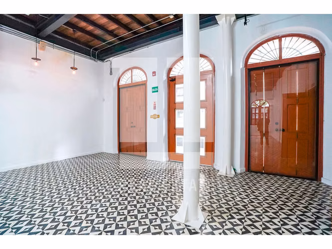 Se Alquila Edificio en Casco Viejo