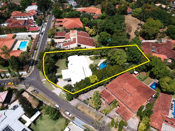 Se Vende Casa en Altos del Golf