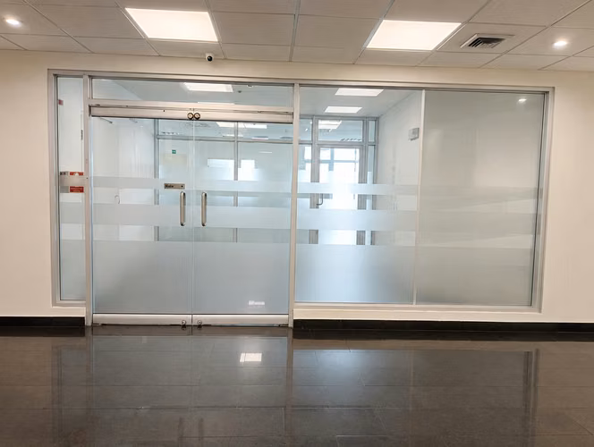 (ES)-Oficinas en venta en Ocean Business Plaza, Marbella | 244 m² | 5 estacionamientos - Imagen 3