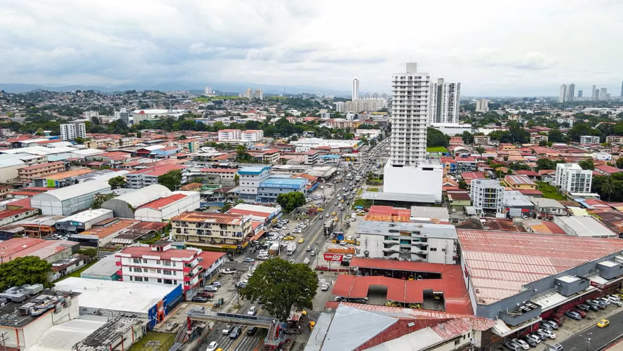 Venta de Terreno Comercial en Parque Lefevre