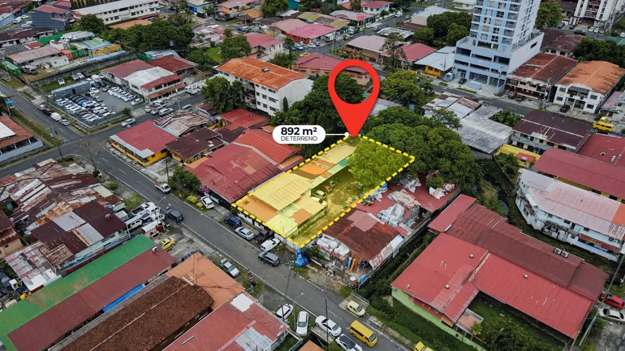 Venta de Terreno Comercial en Parque Lefevre