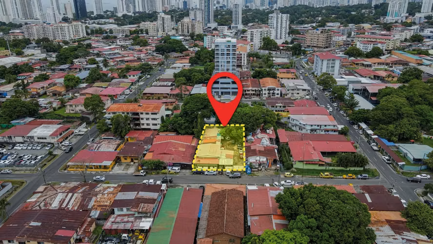 Venta de Terreno Comercial en Parque Lefevre