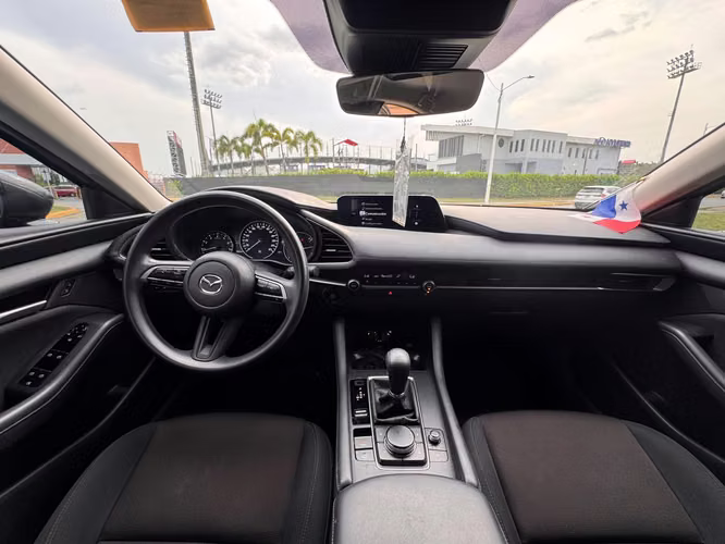 Mazda 3 DEL 2025 EXCELENTE CONDICIONES - Imagen 9