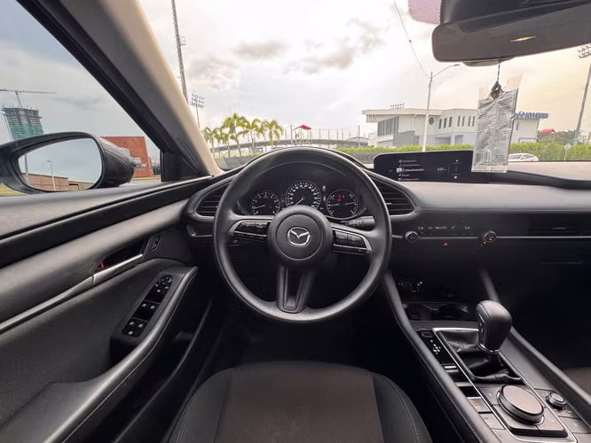 Mazda 3 DEL 2025 EXCELENTE CONDICIONES - Imagen 11